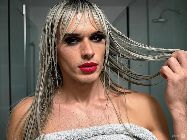 Karlos (Cross-dresser) avatar